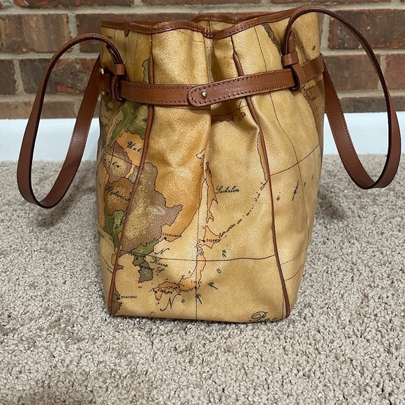 GEO Classic Large Shoulder Bag - Picture 5 of 15
